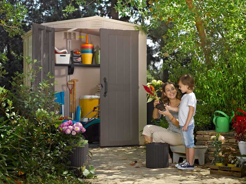 Keter Factor beige - Abri de jardin - Avec fen&ecirc;tre lat&eacute;rale  - 178x195.5x208 cm