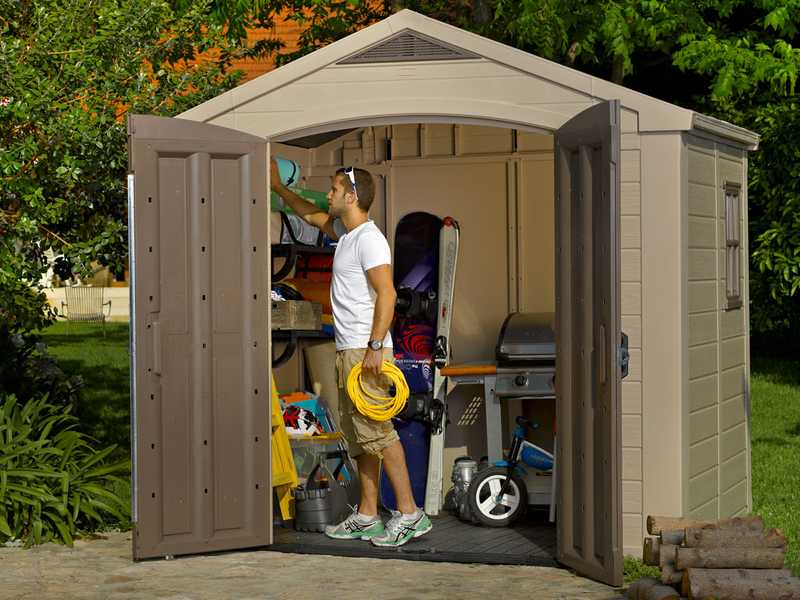 Keter Factor beige - Abri de jardin - Avec fen&ecirc;tre lat&eacute;rale - 256.5x182x243 cm