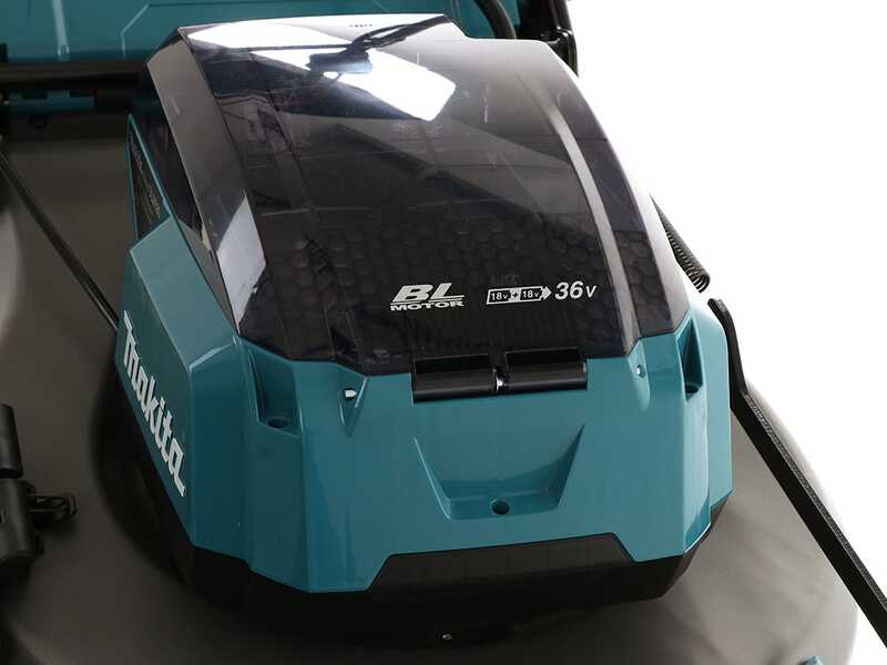Makita DLM533 - Tondeuse &agrave; gazon tract&eacute;e &agrave; batterie - 4x18V/5Ah - Coupe 53 cm