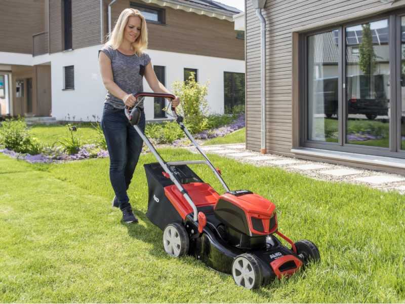 AL-KO Energy Flex 46.9 Li SP - Tondeuse &agrave; gazon autotract&eacute;e &agrave; batterie - Coupe 46 cm - 36V/4,0Ah