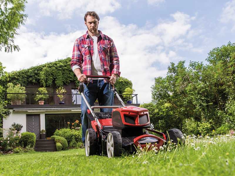 AL-KO Energy Flex 46.9 Li SP - Tondeuse &agrave; gazon autotract&eacute;e &agrave; batterie - Coupe 46 cm - 36V/4,0Ah