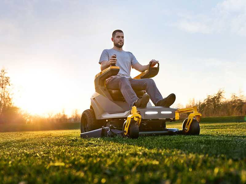 Stiga Gyro 500e - Tracteur tondeuse axiale &agrave; batterie - Moteur &eacute;lectrique &agrave; batterie 48V / 40Ah