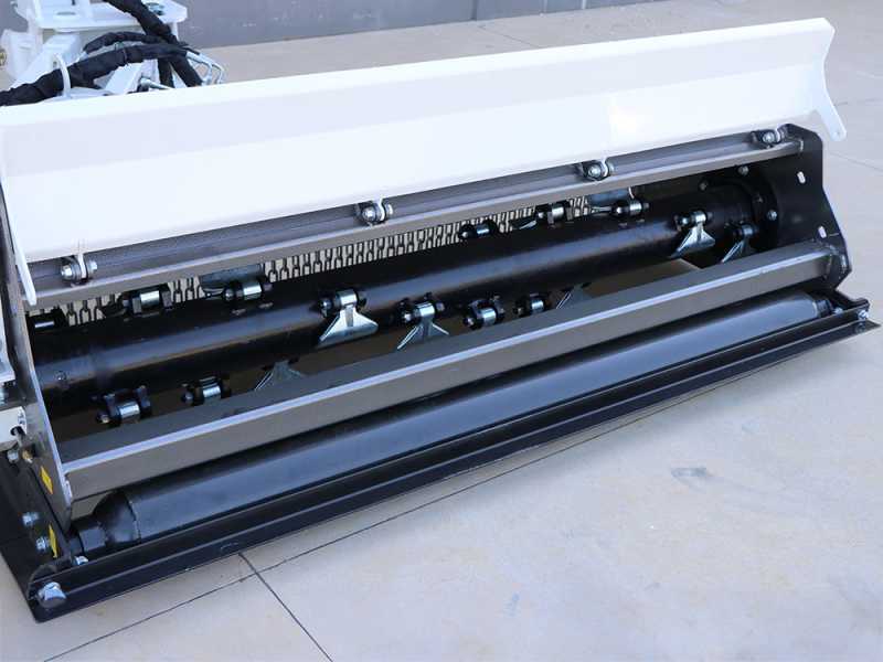BlackStone RPEH 200 - Broyeur lat&eacute;ral d'accotement pour tracteur - S&eacute;rie lourde