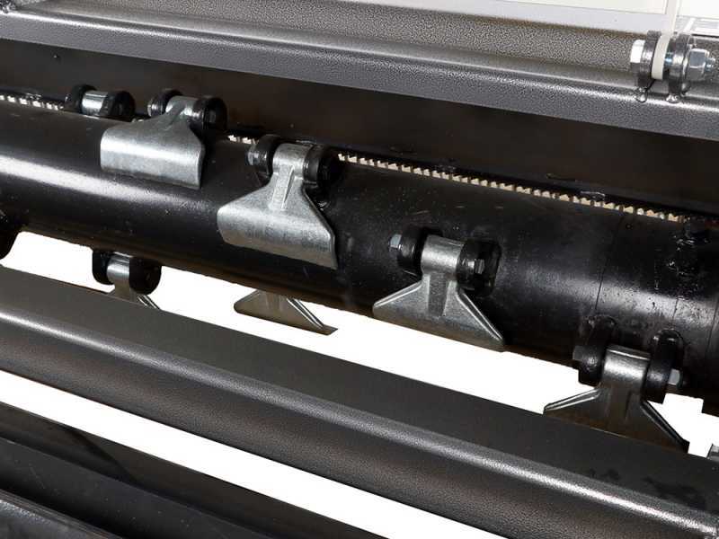 BlackStone RPDH 220 - Broyeur &agrave; tracteur - S&eacute;rie lourde - D&eacute;placement hydraulique