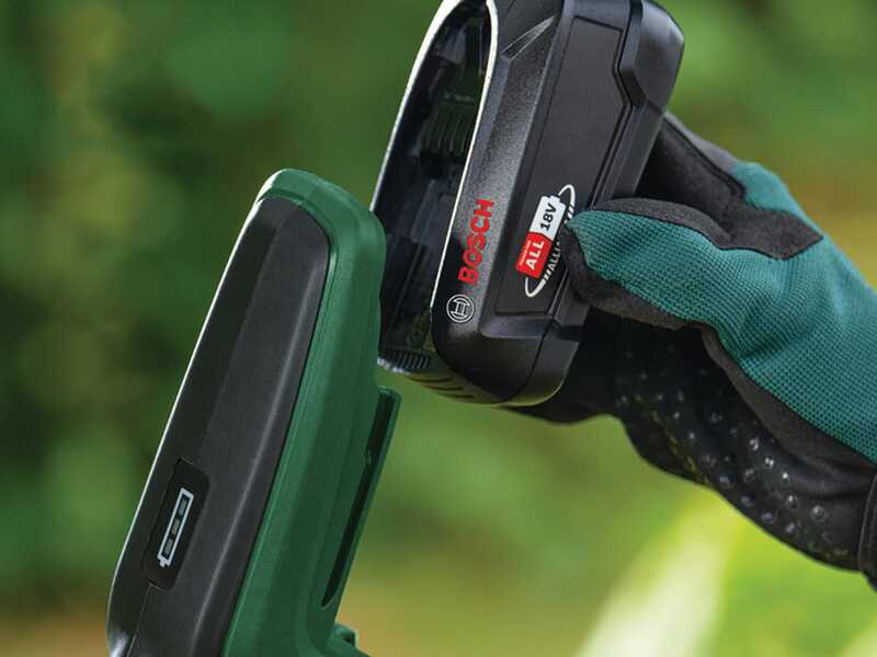 Bosch AdvancedPrune 18V-45 - S&eacute;cateur de taille &eacute;lectrique sur perche - 18V - 2Ah - Diam&egrave;tre de coupe 45mm