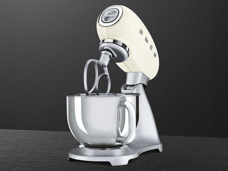 Smeg SMF02CREU Cr&egrave;me - Batteur M&eacute;langeur Plan&eacute;taire - Bol en Inox de 4,8 litres