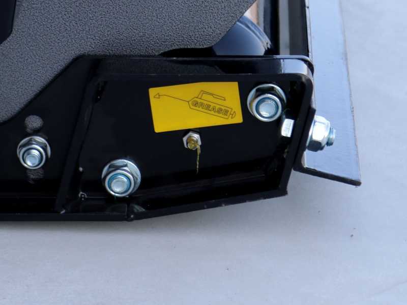 BlackStone BL 120 Hydro - Broyeur sur tracteur - S&eacute;rie l&eacute;g&egrave;re