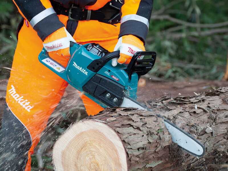 Makita XGT UC026G - Tron&ccedil;onneuse &agrave; batterie - Guide de 40cm - 40v/5Ah