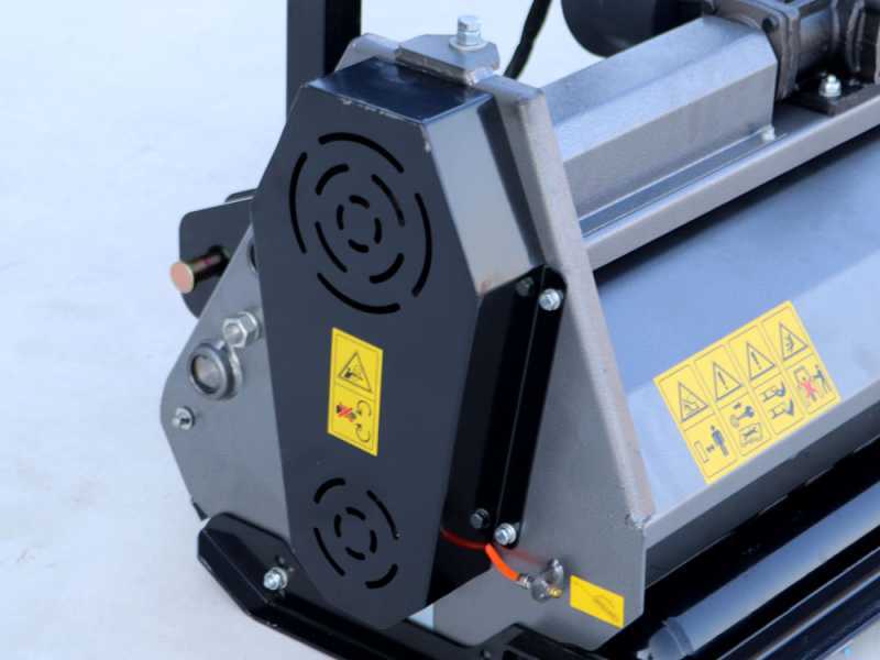 BlackStone BL 140 Hydro - Broyeur sur tracteur - S&eacute;rie l&eacute;g&egrave;re - D&eacute;port hydraulique