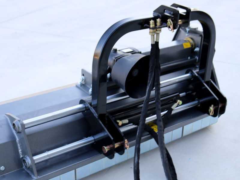 BlackStone BL 160 Hydro - Broyeur sur tracteur - S&eacute;rie l&eacute;g&egrave;re - D&eacute;port hydraulique