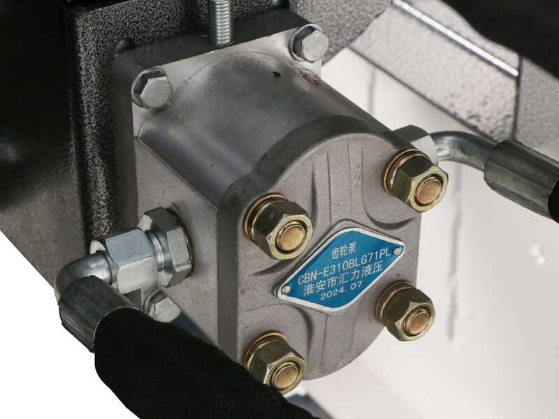 BlackStone BTC 100 HYDRO - Broyeur &agrave; tracteur - Avec rouleaux d'entra&icirc;nement &agrave; commande hydraulique