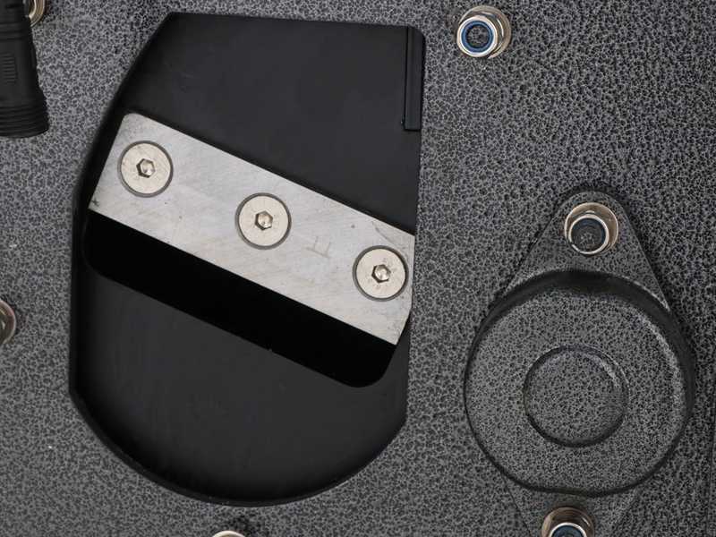 BlackStone DSP 70 J - Broyeur thermique  - Moteur &agrave; essence de 212 cm3