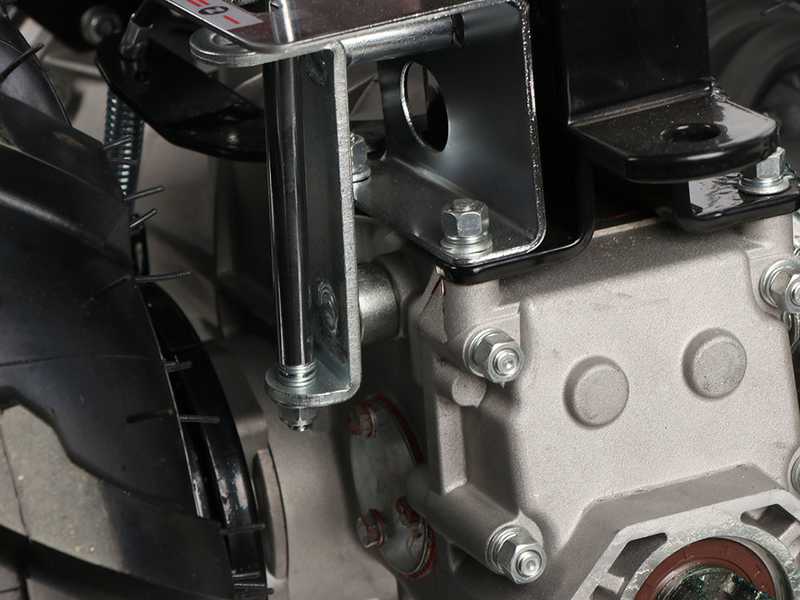 BullMach Chimera 400 - Motofaucheuse multifonction &agrave; essence - 420cc - 11,5 CV