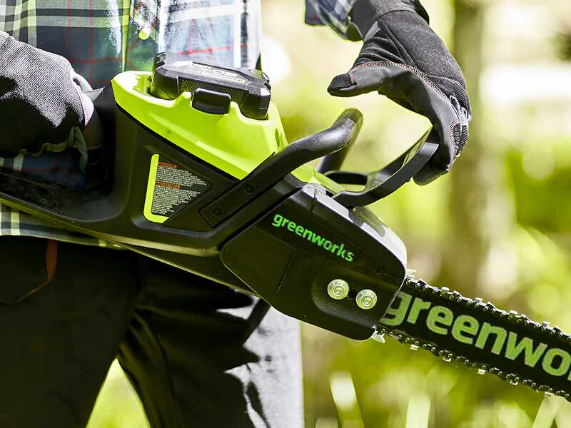 Greenworks GD60CS40K4 - Tron&ccedil;onneuse &eacute;lectrique &agrave; batterie 60 V 4 Ah - Lame de 40 cm