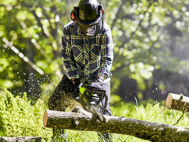 Greenworks GD60CS40K4 - Tron&ccedil;onneuse &eacute;lectrique &agrave; batterie 60 V 4 Ah - Lame de 40 cm