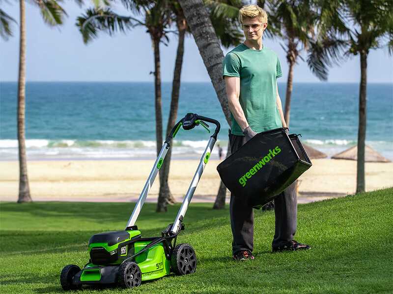 Greenworks GD60LM51SPK4 - Tondeuse &agrave; gazon autotract&eacute;e &agrave; batterie - 60V/4Ah - Coupe 51 cm