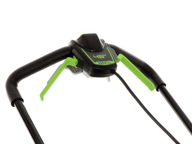 Greenworks GD48LM46SPIIK4 - Tondeuse &agrave; gazon automotrice &agrave; batterie - 48V/4Ah - Coupe 46 cm