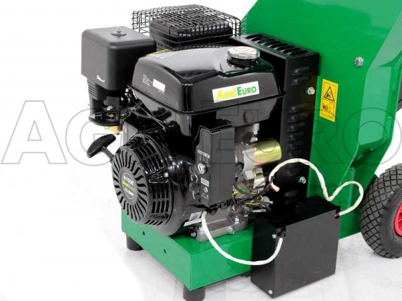 Broyeur de v&eacute;g&eacute;taux thermique professionnel AgriEuro avec moteur essence 15 CV - Broyeur