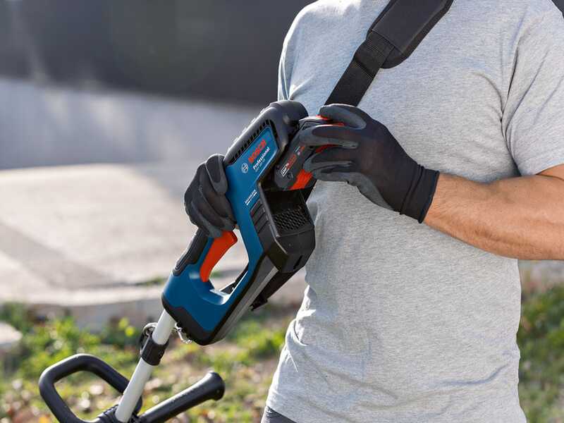 Bosch Professional GFR 18V-23 - D&eacute;broussailleuse &agrave; batterie 18V 4Ah
