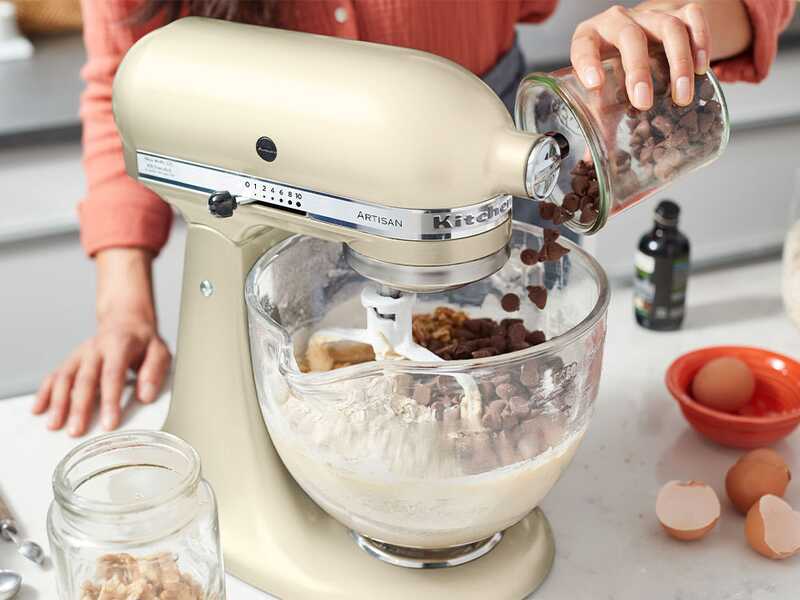 KitchenAid Artisan 5KSM125-EAC Cr&egrave;me - Batteur m&eacute;langeur plan&eacute;taire avec t&ecirc;te relevable