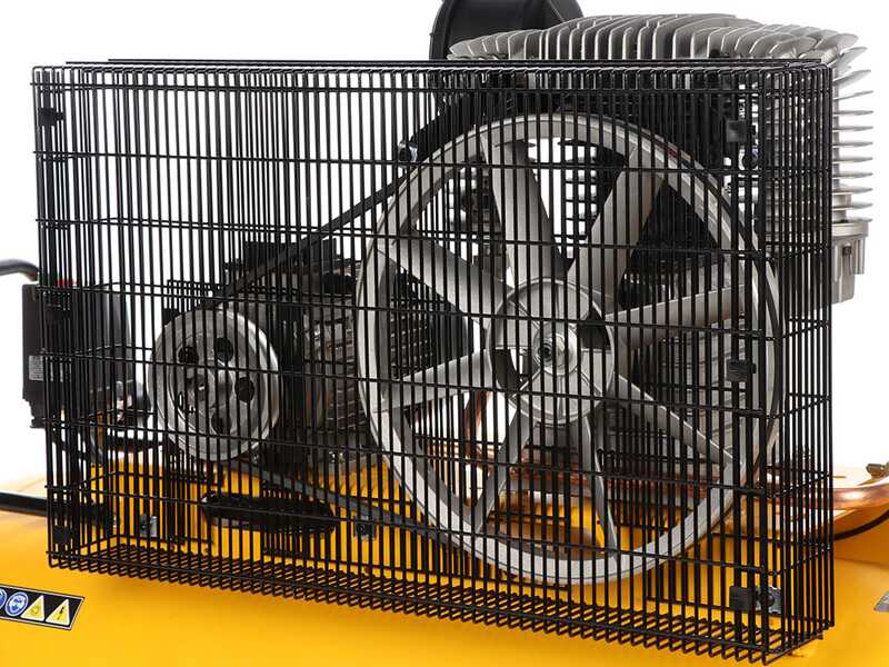 DEWALT DXCMB4T270HCE - Compresseur d'air &eacute;lectrique triphas&eacute; par courroie - Moteur 4 CV &ndash; 270 L