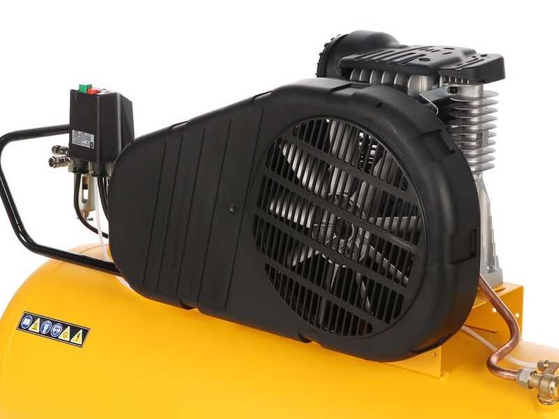 DeWalt DXCMB3T201HE - Compresseur d'air &eacute;lectrique triphas&eacute; par courroie - Moteur 3 CV &ndash; 200 L