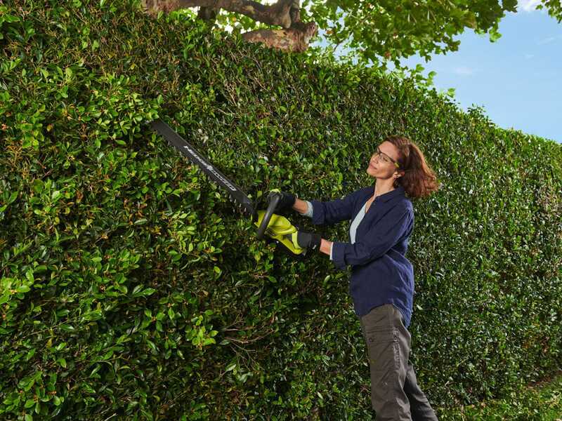 RYOBI RY36HT60A-120 - Taille-haies &agrave; batterie - 36 V 2 Ah - &agrave; lames de 60 cm