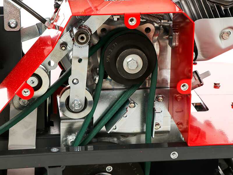 Benassi L390 4RM - D&eacute;plaqueuse de gazon tract&eacute;e &agrave; essence 4x4 - Honda GX200 - 6.5 CV