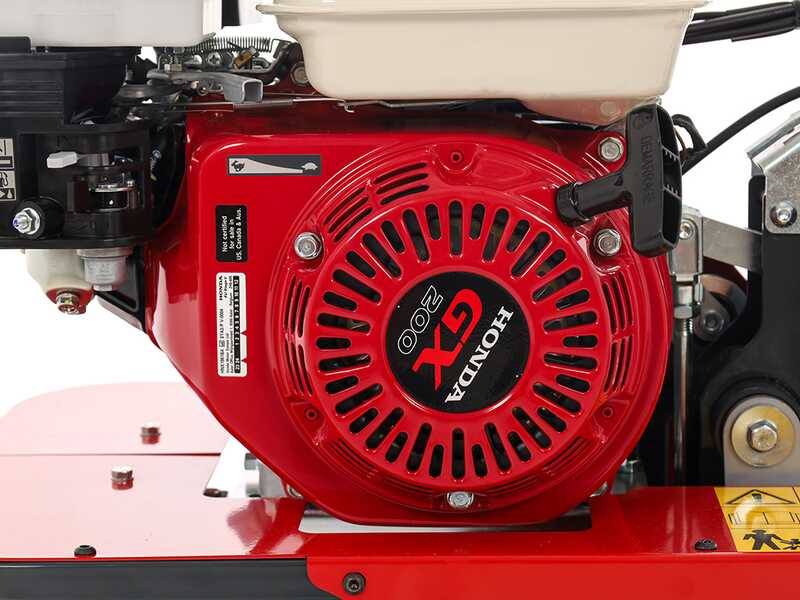Benassi L390 4RM - D&eacute;plaqueuse de gazon tract&eacute;e &agrave; essence 4x4 - Honda GX200 - 6.5 CV