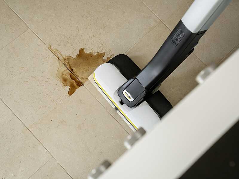 Karcher FC 4-4 - Nettoyeur de sols &agrave; batterie - 3 en 1 : lave, nettoye et s&egrave;che