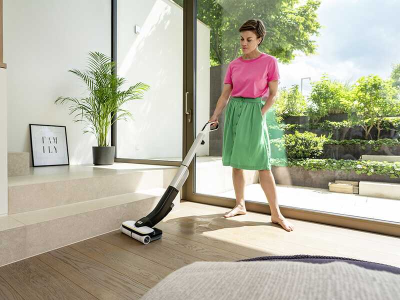Karcher FC 4-4 - Nettoyeur de sols &agrave; batterie - 3 en 1 : lave, nettoye et s&egrave;che