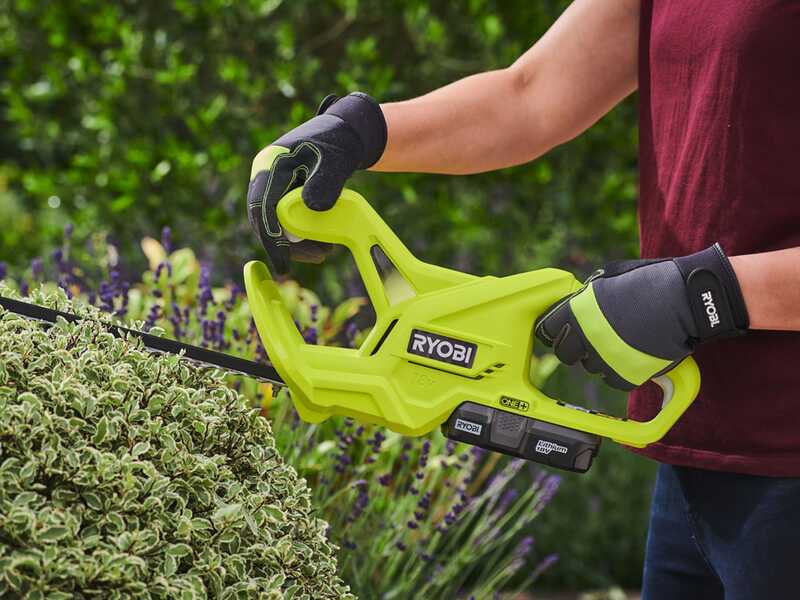RYOBI RY18HT40A-0 - Taille-haie &agrave; batterie 36 V - Lame de 40 cm - SANS BATTERIE NI CHARGEUR