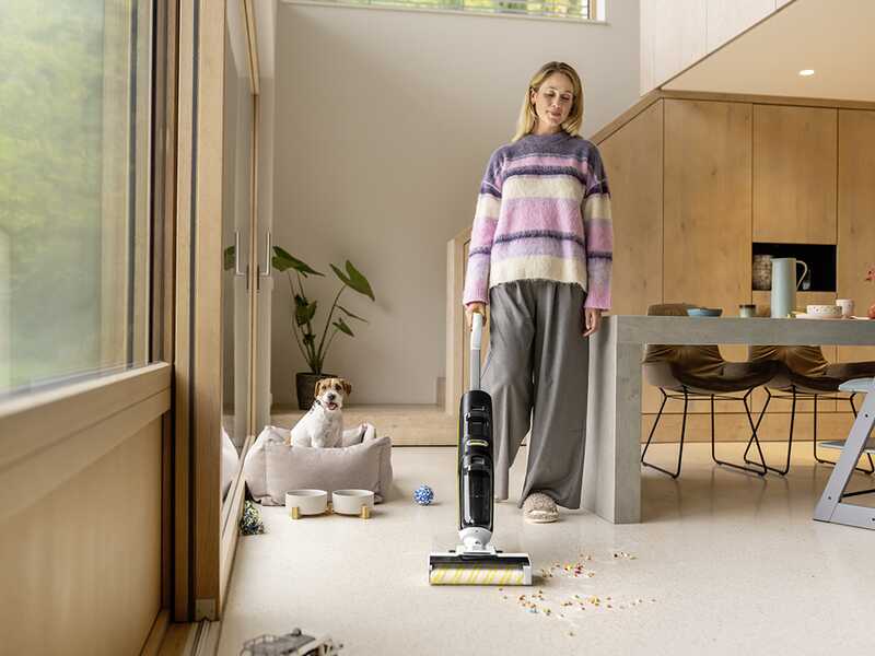 Karcher FCV 4 - Autolaveuse &agrave; batterie - 3 en 1 : lave, s&egrave;che et aspire