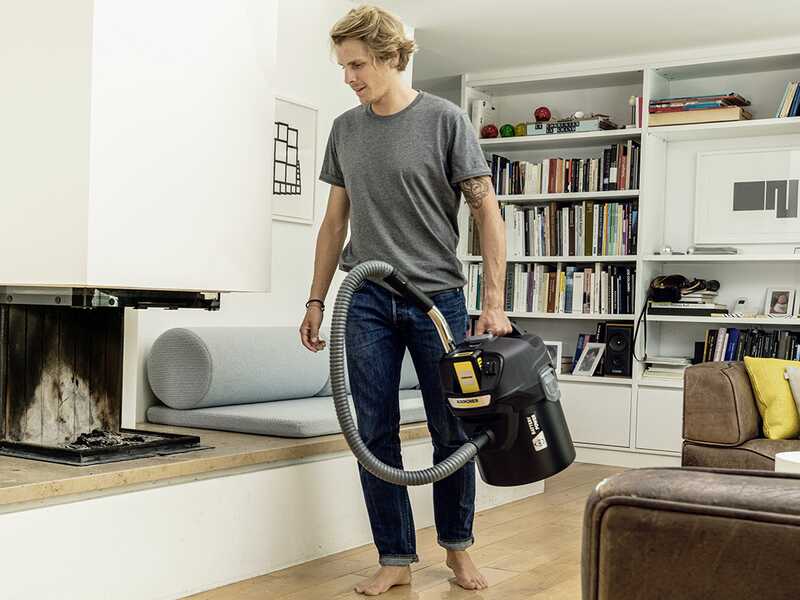 Karcher AD 2 Battery - Aspirateur &agrave; cendres - Bac de collecte en m&eacute;tal 14 l - SANS BATTERIE NI CHARGEUR