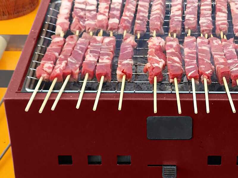 Barbecue de table &agrave; charbon Dalmazio - Artisanal - Coque rouge