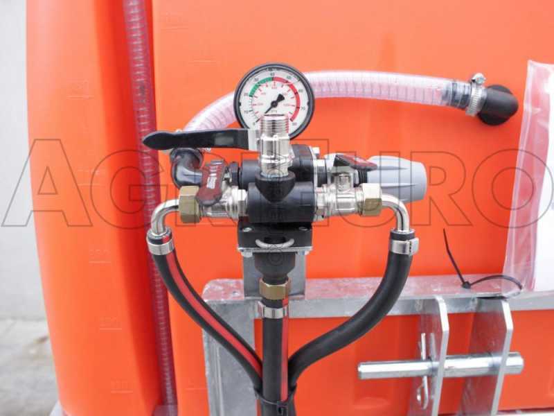 Atomiseur agricole attelage 3 points TORNADO UN600/71/700 pulv&eacute;risation pour tracteur