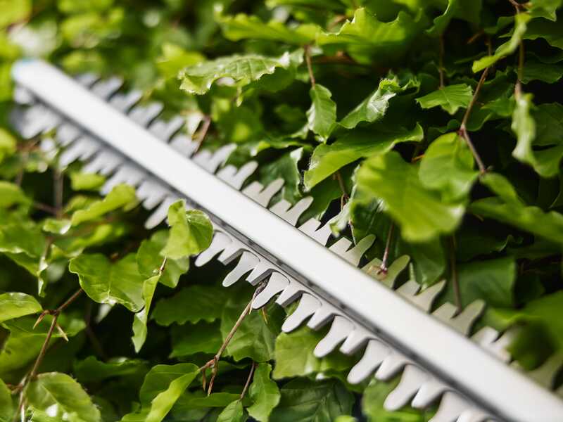 Gardena EasyCut 45/18V P4A - Taille-haie &agrave; batterie 18V/2Ah - Lame de 45 cm
