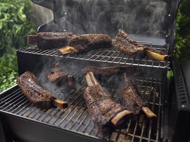 Weber Smoque - Barbecue &agrave; pellets et fumoir