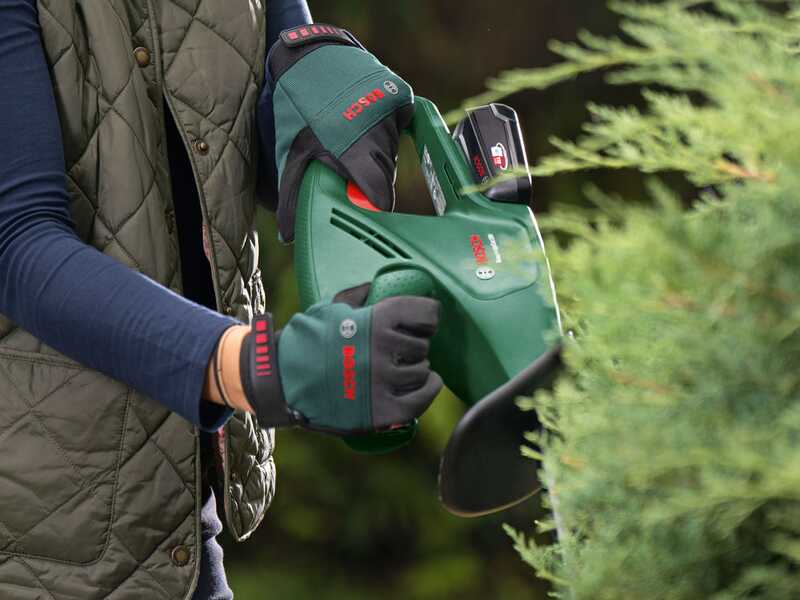 Bosch UniversalHedgePole 18 - Taille-haie sur perche de rallonge &agrave; batterie - 18 V/2,5 Ah