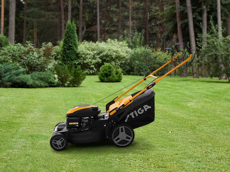 Stiga Combi 55 SQ H - Tondeuse &agrave; gazon thermique autotract&eacute;e - Moteur Honda GCVx200 - Largeur de coupe 53 cm