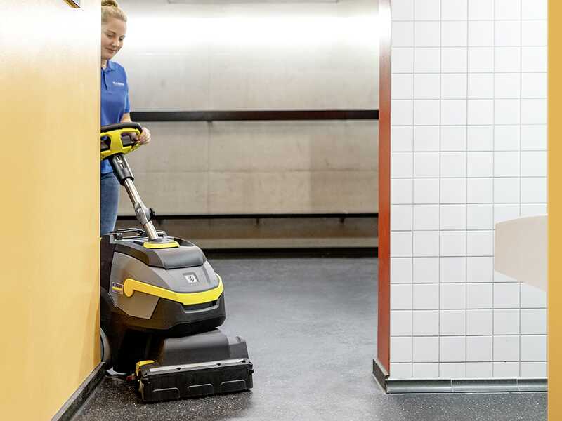 Karcher Pro BR 35/12 C Bp Pack - Autolaveuse professionnelle &agrave; batterie - 3 en 1 : lave, s&egrave;che et aspire