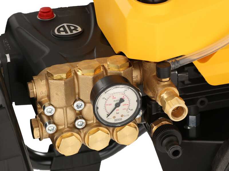 Nettoyeur haute pression DeWalt DXPW 005E- Triphas&eacute; de 200 bars max- 810L/H d&eacute;bit Max