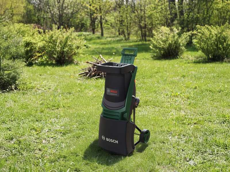 Bosch UniversalShredder - Broyeur de jardin &agrave; batterie 36 V - avec bac de ramassage - SANS BATTERIE NI CHARGEUR
