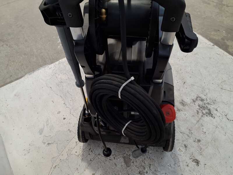 OUTLET - PETITS D&Eacute;FAUTS ESTH&Eacute;TIQUES - Karcher Pro HDS 5/15 UX - Nettoyeur haute pression &agrave; eau chaude - pompe en laiton - enrouleur - monophas&eacute;