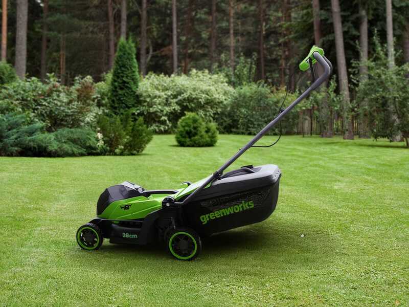 Greenworks LM360D - Tondeuse &agrave; gazon &agrave; batterie - 48 V/4 Ah - Largeur de coupe 36 cm