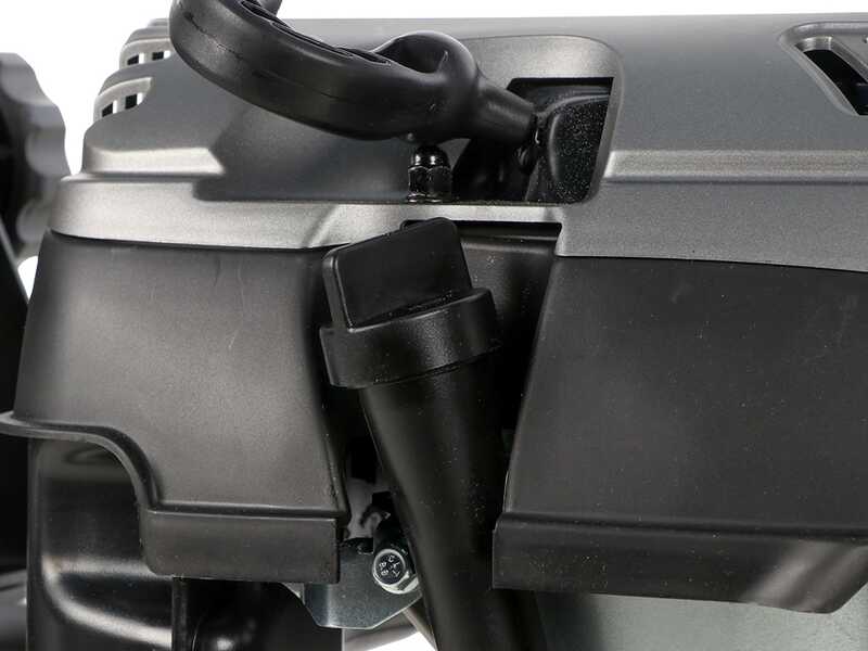 BlackStone GXR 260 - D&eacute;broussailleuse sur roues &agrave; essence 4 temps tract&eacute;e