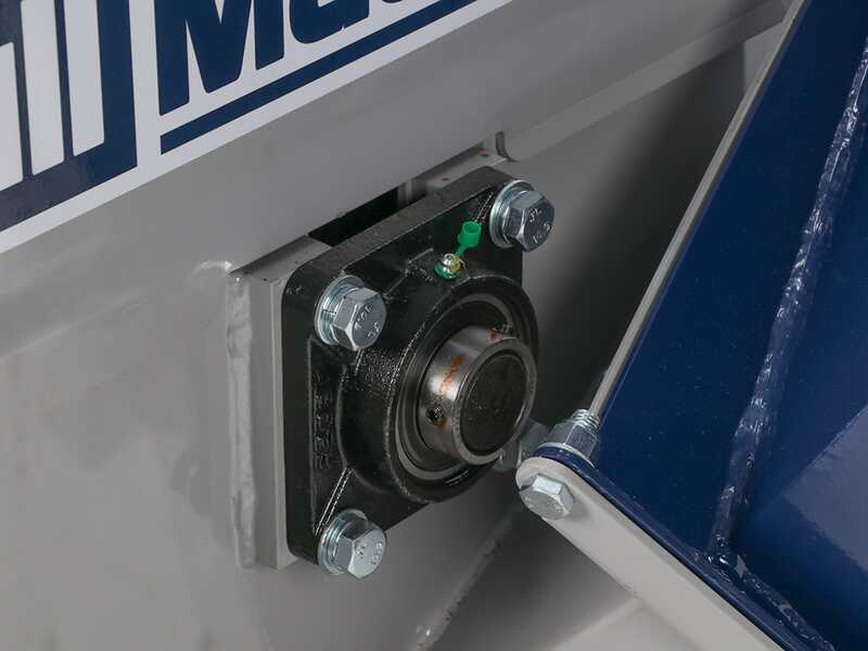 BullMach ZEUS 100 PTO - Broyeur de branches &agrave; tracteur - Avec attelage trois points