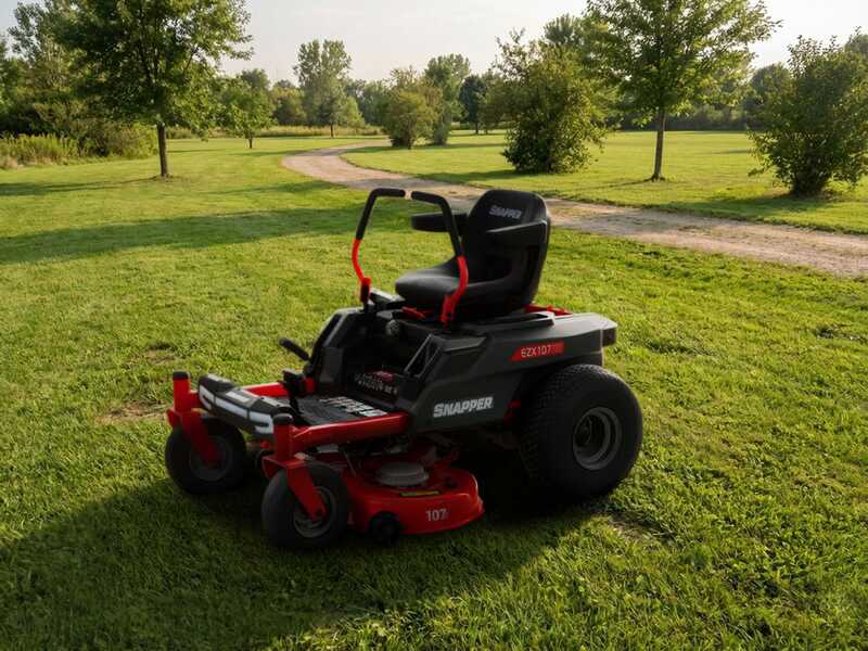 Snapper EZX107 - Tondeuse autoport&eacute;e &agrave; batterie &agrave; rayon de braquage z&eacute;ro - 72V/44Ah - Largeur de coupe 107 cm - 2 en 1