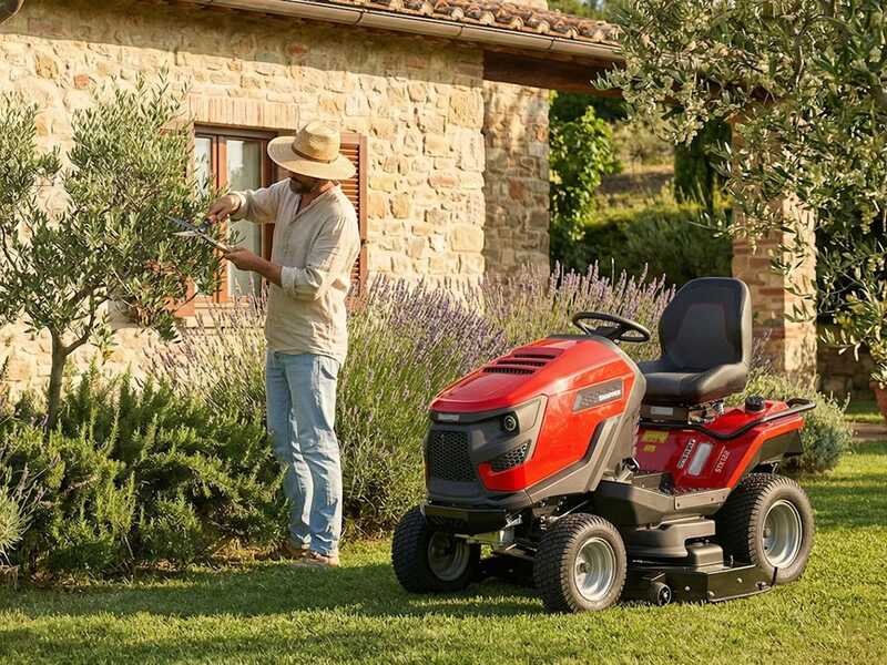 Snapper STX122 - Tondeuse autoport&eacute;e - Briggs &amp; Stratton 724 cm&sup3; - &Eacute;jection arri&egrave;re et mulching 50 %
