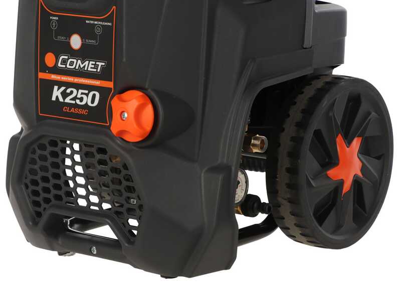 Comet K250 15/170 T CLASSIC - Nettoyeur haute pression professionnel &agrave; eau froide - 170 bars - 900 l/h - Triphas&eacute;